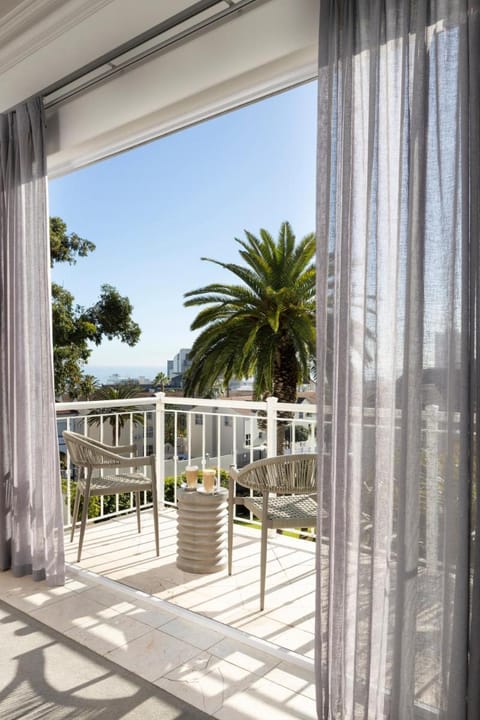 The Clarendon - Fresnaye Bed and Breakfast in Sea Point
