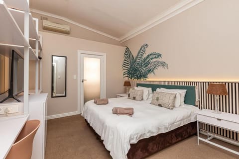 Mountview Guest House Bed and Breakfast in Sea Point