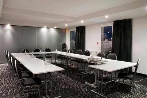 The Originals City, Hôtel Acadine, Le Neubourg Hotel in Normandy