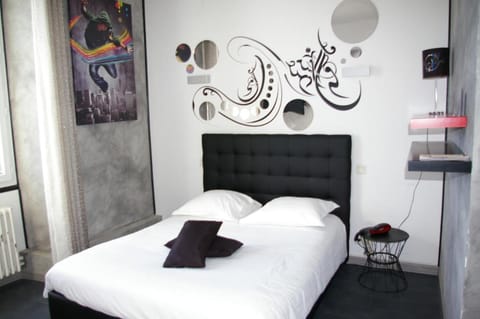 Queen Serenity Hotel Hotel in Brittany