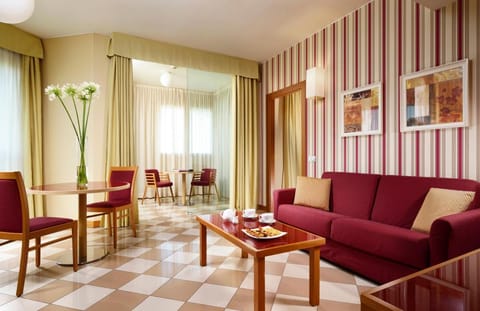 UNAHOTELS The ONE Milano Hotel & Residence Apartment hotel in San Donato Milanese