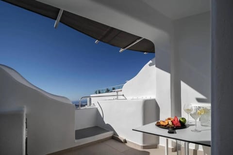 Kasimatis by La Perla - Adults Only Hotel in Imerovigli