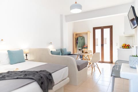 Depis Place & Apartments Hotel in Naxos