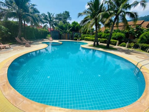 Apartel at Lanta Resort Hotel in Sala Dan