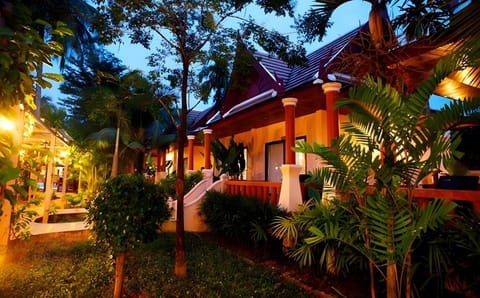 Fanari Khaolak Resort - Courtyard Zone Resort in Khuekkhak