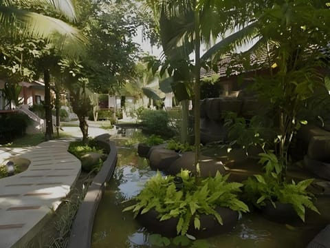 Fanari Khaolak Resort - Courtyard Zone Resort in Khuekkhak