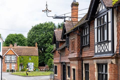 Crown & Horns Hotel in South Oxfordshire District