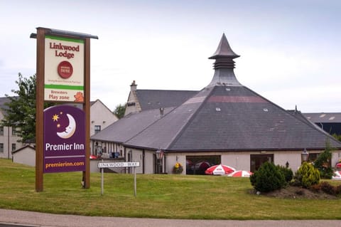 Premier Inn Elgin Hotel in Elgin