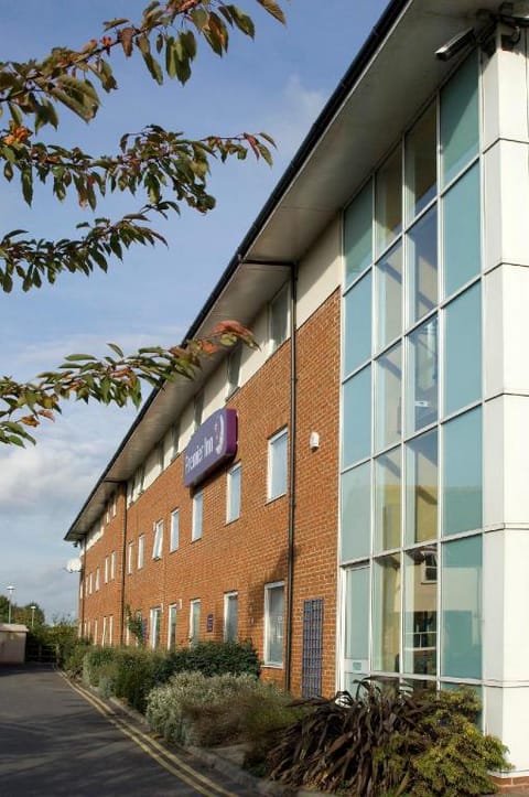Premier Inn Reading - Caversham Bridge Hotel in Reading