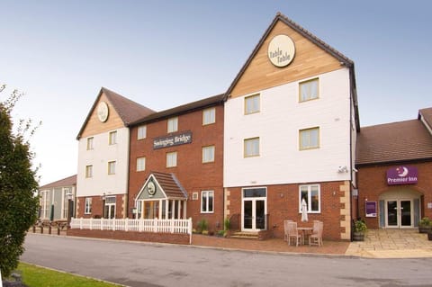 Premier Inn Manchester Trafford Centre Nth Hotel in Stretford