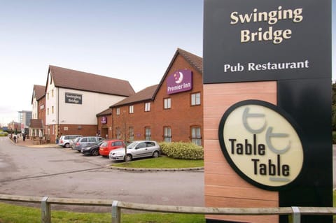 Premier Inn Manchester Trafford Centre Nth Hotel in Stretford