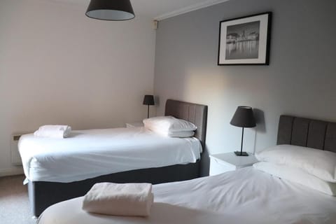 Century Wharf Apartments by Urban Space Apartment in Cardiff