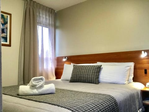 Ventura Inn & Suites Hamilton Hotel in Hamilton