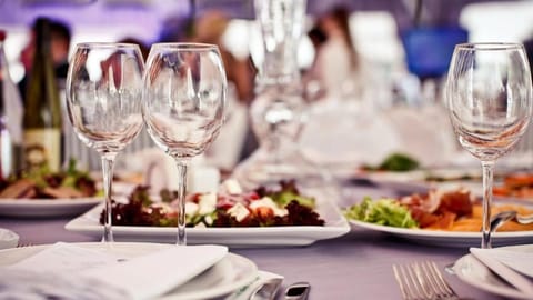 The Lady Gregory Hotel, Swan Leisure Club Hotel in County Clare