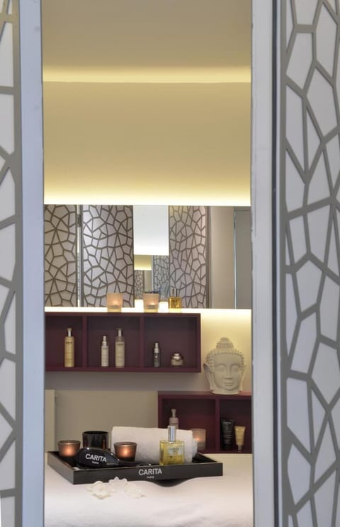 Hostellerie Pointe St-Mathieu,The Originals Collection Hotel in Plougonvelin