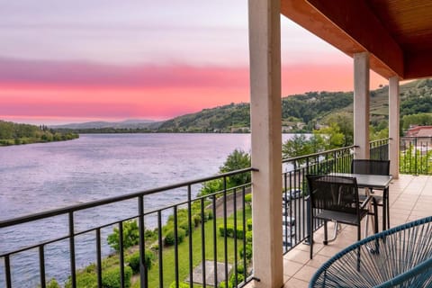 Hôtellerie Beau Rivage Hotel in Condrieu