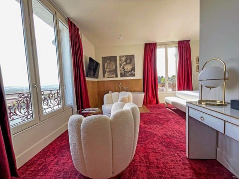 Domaine De La Corniche Hotel in Île-de-France