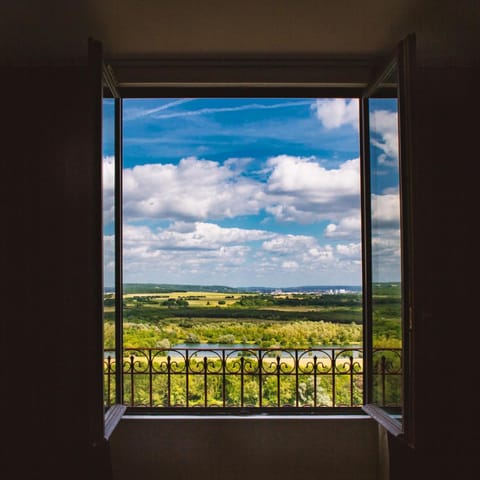 Domaine De La Corniche Hotel in Île-de-France