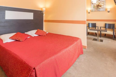 Logis Hôtel d'Angleterre Hotel in Centre-Val de Loire