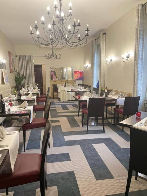 Logis Hôtel d'Angleterre Hotel in Centre-Val de Loire