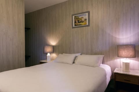 The Originals Access, Hotel La Dousseine, Dreux Nord (Inter-Hotel) Hotel in Normandy