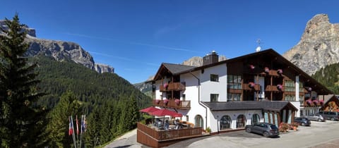 Sporthotel Panorama Hotel in Corvara
