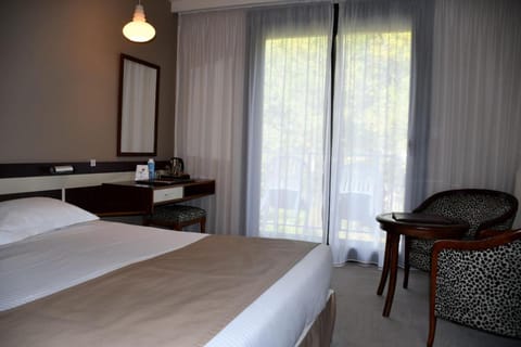 Villa Borghese, The Originals Relais Hotel in Gréoux-les-Bains