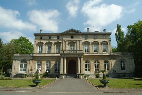 Château De La Motte Fenelon Hotel in Cambrai