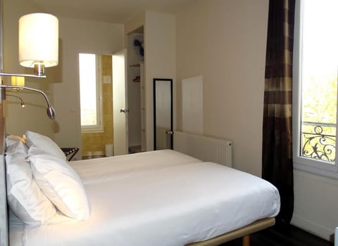 Hipotel Paris Belgrand Mairie Du 20eme Hotel in Paris