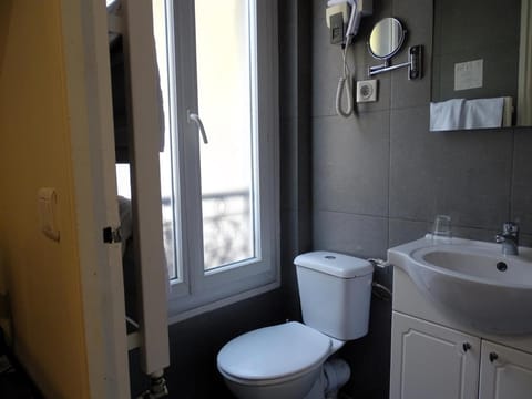 Hipotel Paris Belgrand Mairie Du 20eme Hotel in Paris