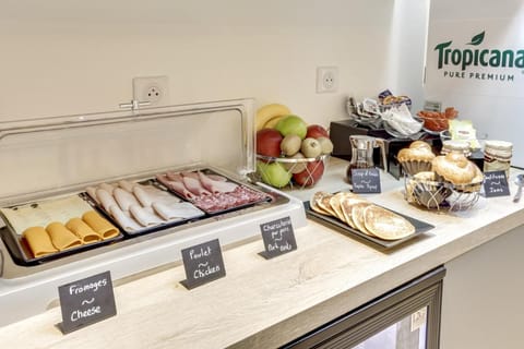 Hotel Courseine Hotel in Courbevoie