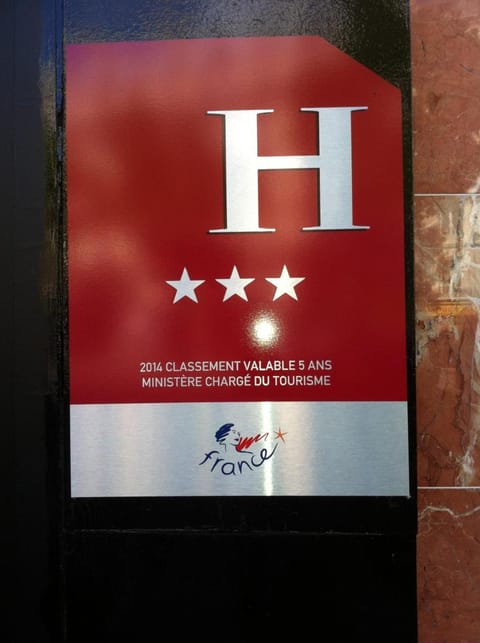 Hipotel Paris Voltaire Bastille Hotel in Paris