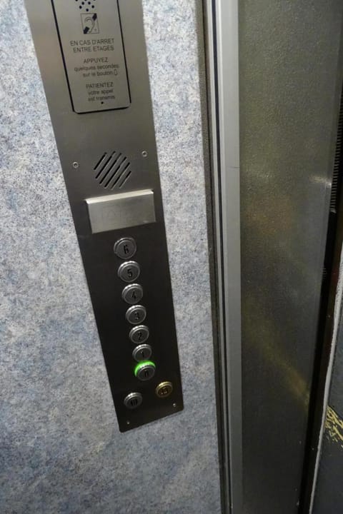 Hipotel Paris Voltaire Bastille Hotel in Paris