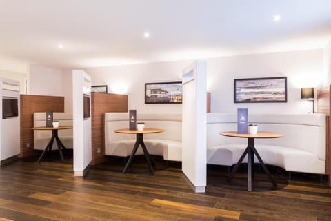 Courtyard by Marriott Glasgow Airport Hotel in Paisley