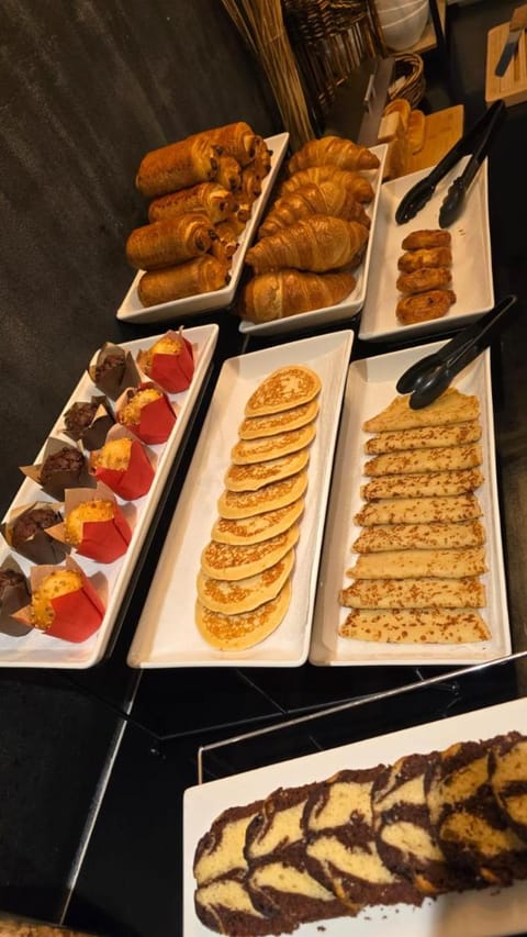 Kyriad Fontenay - Tresigny Hotel in Île-de-France