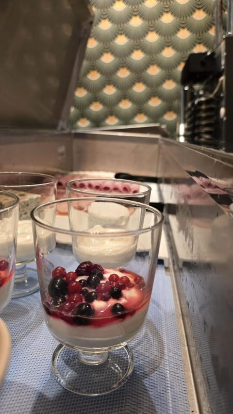 Kyriad Fontenay - Tresigny Hotel in Île-de-France