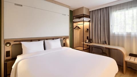 Campanile Paris Ouest - Nanterre - La Defense Hotel in Île-de-France