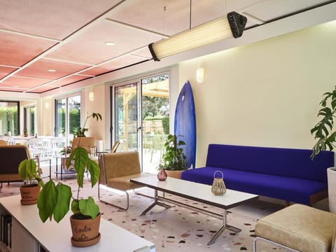 Greet Hotel Versailles - Voisins Le Bretonneux Hotel in Montigny-le-Bretonneux