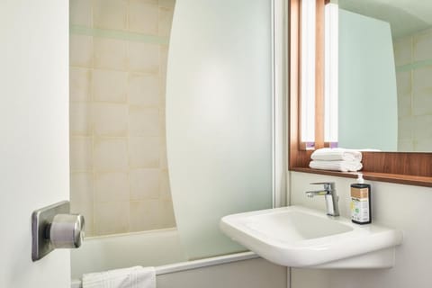 Greet Hotel Versailles - Voisins Le Bretonneux Hotel in Montigny-le-Bretonneux