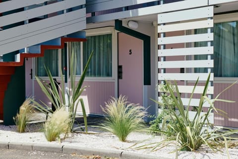 Greet Hotel Versailles - Voisins Le Bretonneux Hotel in Montigny-le-Bretonneux