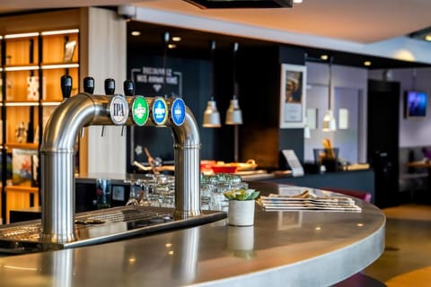 Campanile Paris Ouest - Pont De Suresnes Hotel in Suresnes