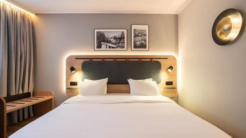 Campanile Paris Ouest - Pont De Suresnes Hotel in Suresnes