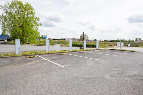 KYRIAD VALENCIENNES SUD - Rouvignies Hotel in Hauts-de-France