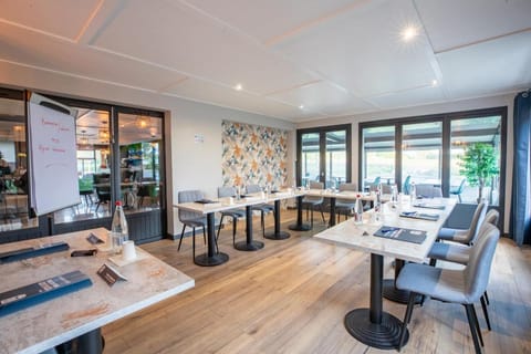 KYRIAD VALENCIENNES SUD - Rouvignies Hotel in Hauts-de-France