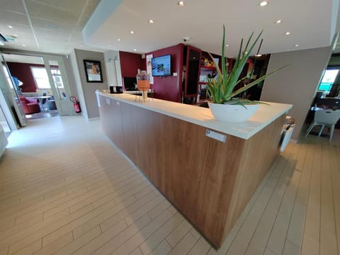 Campanile Caen Est - Mondeville Hotel in Normandy