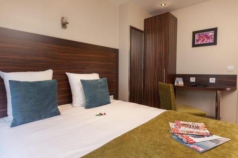 Hotel Apolonia Paris Montmartre; Sure Hotel Collection by Best Western Hotel in Paris