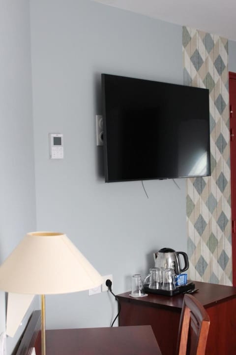 Hôtel Crocus Caen Mémorial Hotel in Caen