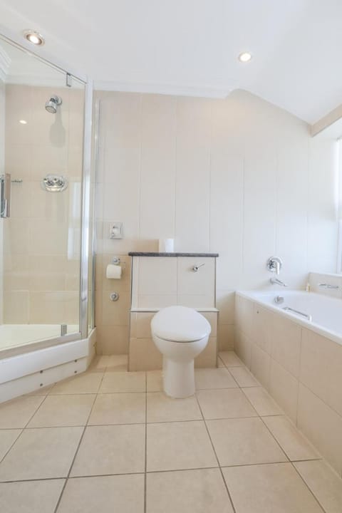 Claremont Hotel Hotel in Douglas