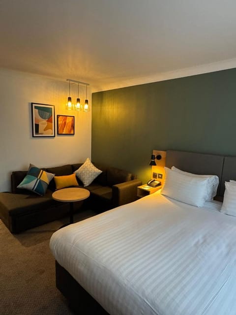 Holiday Inn Newport By IHG Hotel in Newport