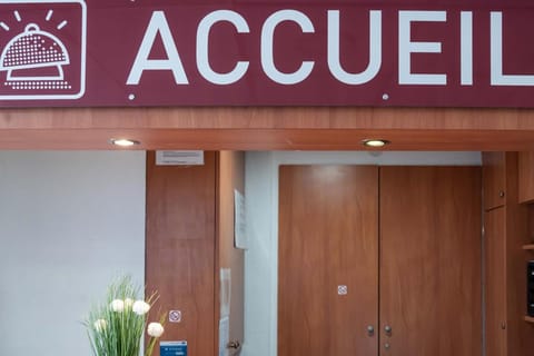 HOTEL l'EAUBONNE Hotel in Île-de-France